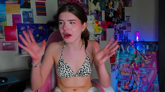 Darkness__Angel - Shake and slap my ass in cam
