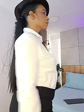 EbonyHorrny - You undress me with your strong hands
