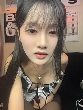 Xiaoxiao1001 - 摘胸贴带乳夹抖奶