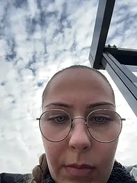 MaryPeach666 - Naked + LT Pussy Pic