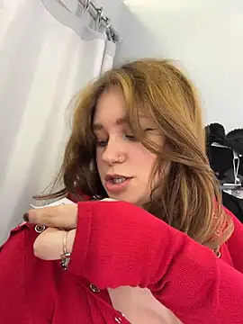 Lucy-joy - rub my nipples