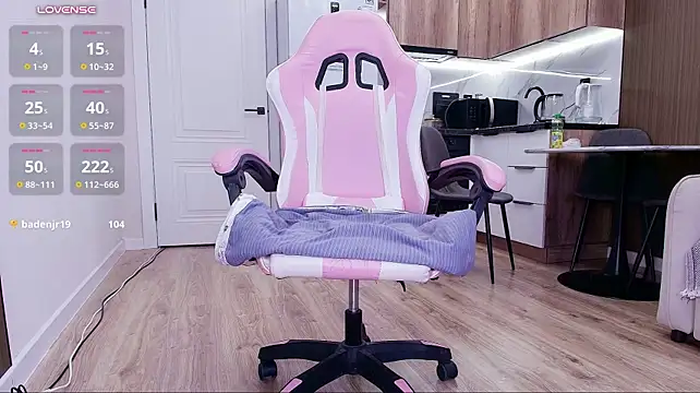 Jasmilee - Dildo sucking bby