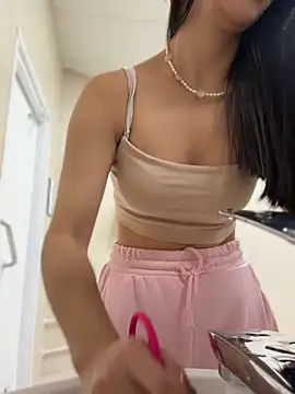 Aria51 - camera under top & spy cute bra SUBWAY🌸