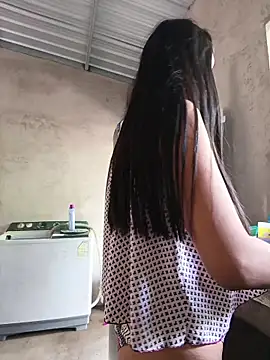 LauraMontaii - la cabezita del dildo a la pussy