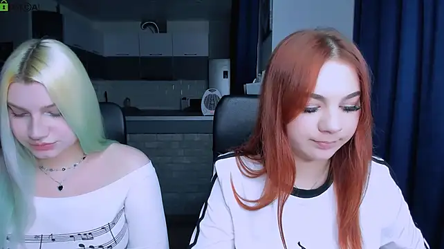 Rada_Kisss - doggy pose