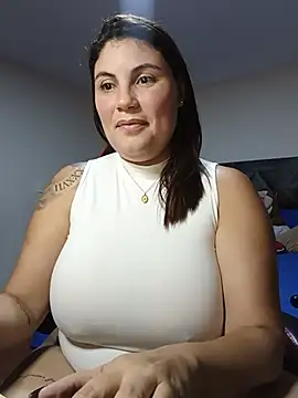 Secret_Bella - Would you like to see a blowjob?