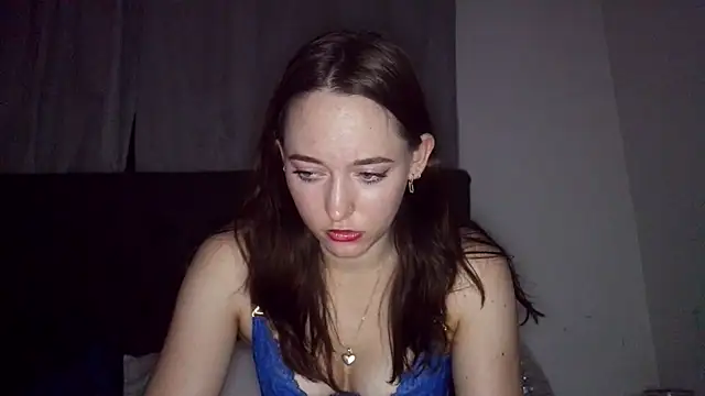 ItsEmilyrosexo - Lube up ass and twerk 🍑