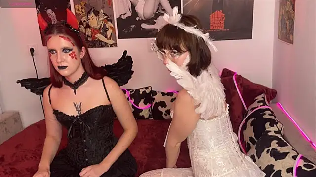 Lana__and__Jana - Licking dildo + ahegao💦