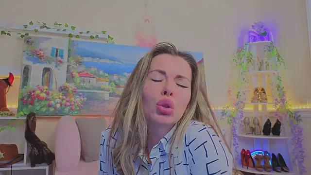Real_Tini - Make my nipples hard