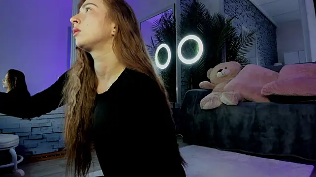 Reina_Cummings - Strip Show 👙