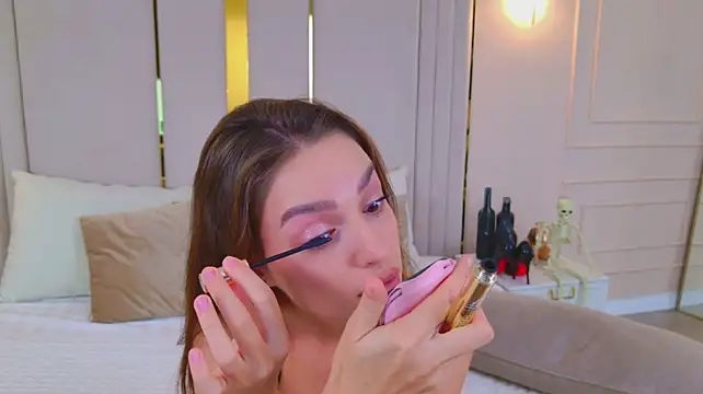 BellaHalles - slap my big ass