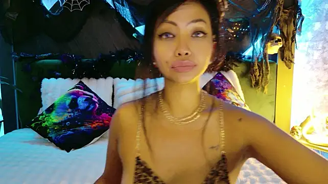 ElyaQuinn - Hot Tour of Elya Sexy Body!