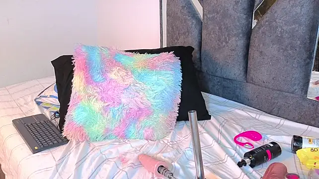 LILITH-LAFFY - control for 4 minutes through the pussy