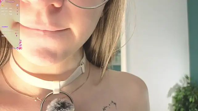 EditaBand - Pinch n twist nipples (camera in hands)
