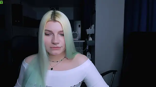 Rada_Kisss - doggy pose
