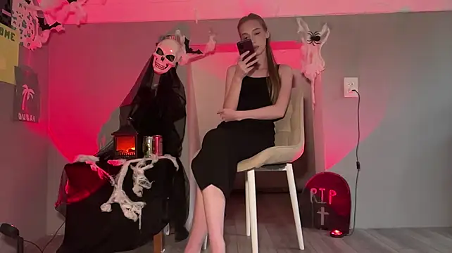 TraceyHowey - Change my outfit
