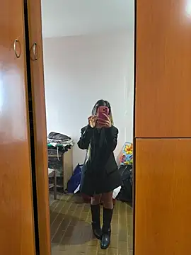Thegirlofthemirror - Doggy con tacchi