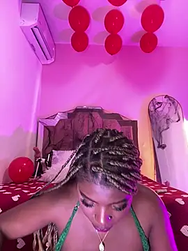 LoveQueen2 - suck boobs