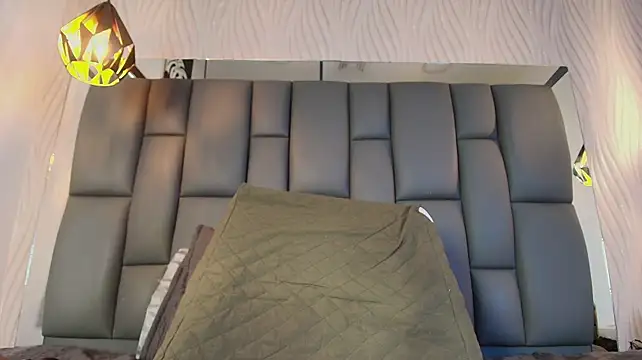 Lana_Sliim - OIL ASS AND MOVE MY BOOTY!