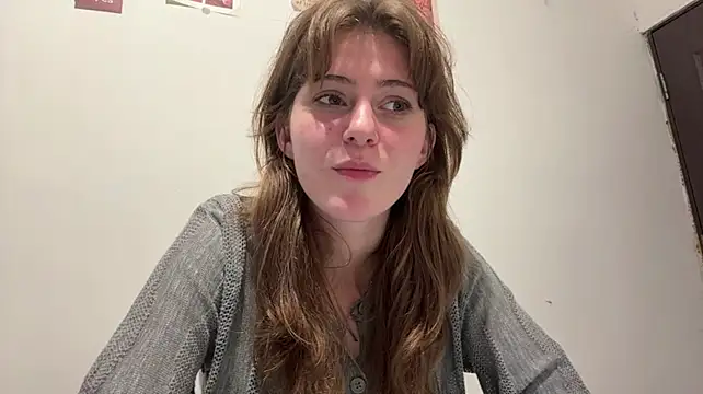 RolandeRohrs - Show my firm bootie closer <3