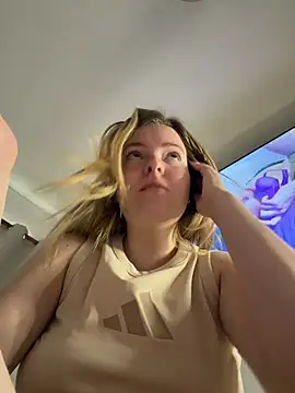 Heyitskiara - Zooom pussy