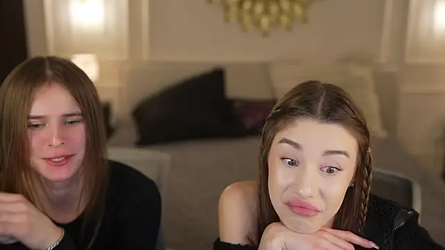 Selena_Glow - naked ass 1 girl
