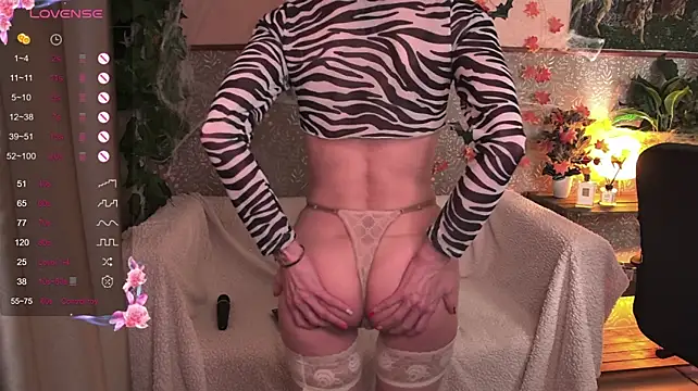 HelenaBoyd - squeeze my hot ass