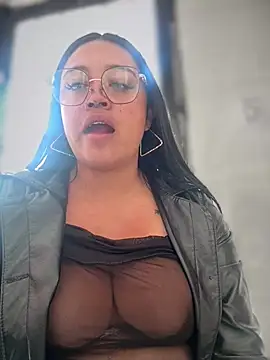 Outdoors-Mia_Khalifa
