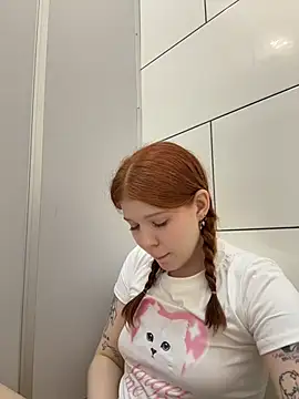 Freaky__Nikki - flash tits + ahegao