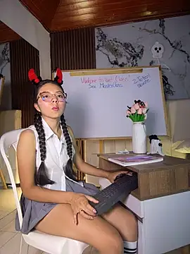 I_AM_EMMA_ - MY TEACHER LICKS MY PUSSY