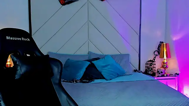 Sofia_LaurentJS - show boobs