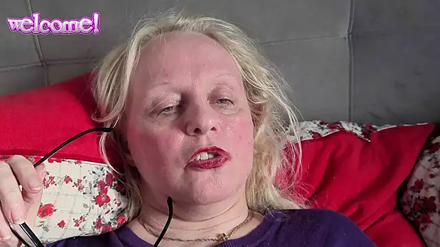 Martachatte - “​je ​te ​montre ​mes ​gros ​seins ​