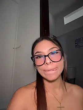 Amira_cute2 - Put q finger inside pussy sussy 💦