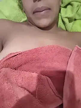 Julia_Pretinha - Ficar toda pelada