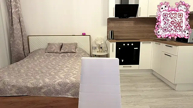 Lilmiabae - let me tease you with my top and belly^^