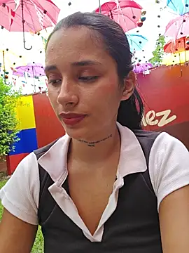 Lorena_Mcfly - Show your tits IN PUBLIC 🥵🥵