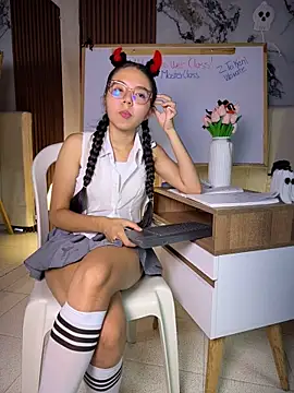 I_AM_EMMA_ - MY TEACHER LICKS MY PUSSY