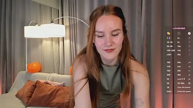 _Clare_Florence_ - massage ass with both hands