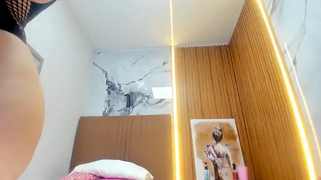 LORENADAVIES - doggy off panty + twerk