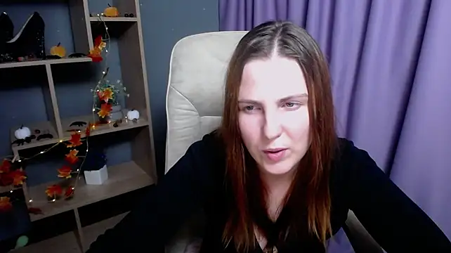 ElizabethGlow - show the shoes on a foot