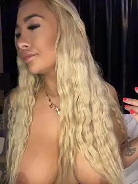 GoldenAmber_xx - treat me like a queen