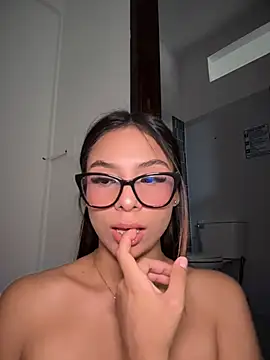 Amira_cute2 - Put q finger inside pussy sussy 💦
