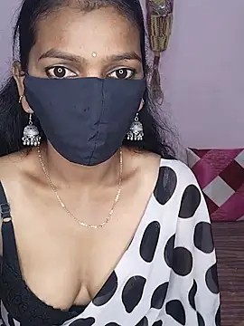 Marathi_Priti - Oil on boobs