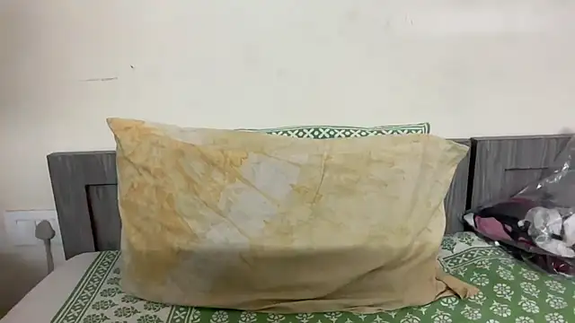 Dikshaindin - show boobs