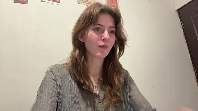 RolandeRohrs - Show my firm bootie closer <3