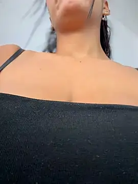 Sara-77 - 🫶🏼☺️VibrateHardInMyClit🤭