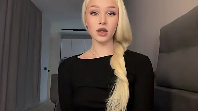 Ur_molly - play with lush