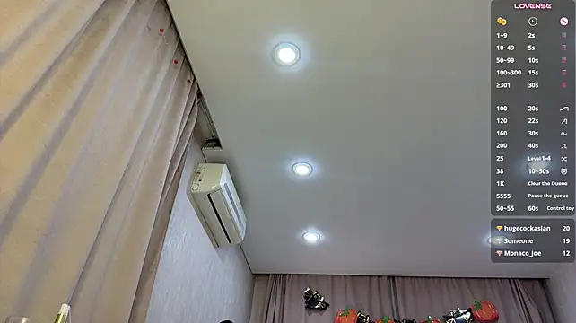 Honey_Alicia - I`ll play straps on my shoulders