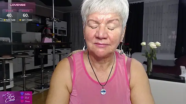Roxana_brooks - oil on my ass and slap it