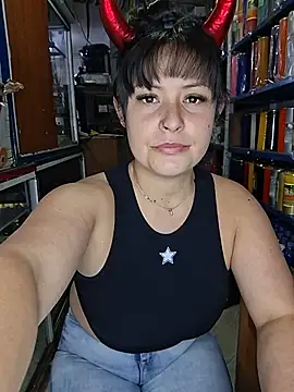 Isa_bella95 - Squirt in shop